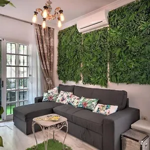 https://encantador-apartamento-con-vistas-al-mar.hotelsinnerja.org
